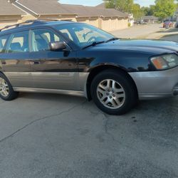 Out Back Subaru 2000 Black Color 