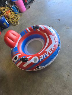 Pool/riverd float