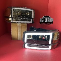 Gmc Sierra 1999. 2006 Headlight.