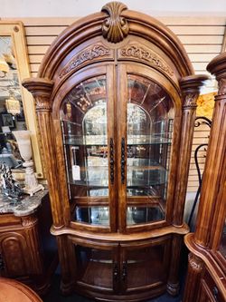 AICO By Michael Amini MONTE CARLO Curio