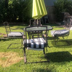 Garden Or Patio Seat Teybol 4 Chear And Umbrela All200$