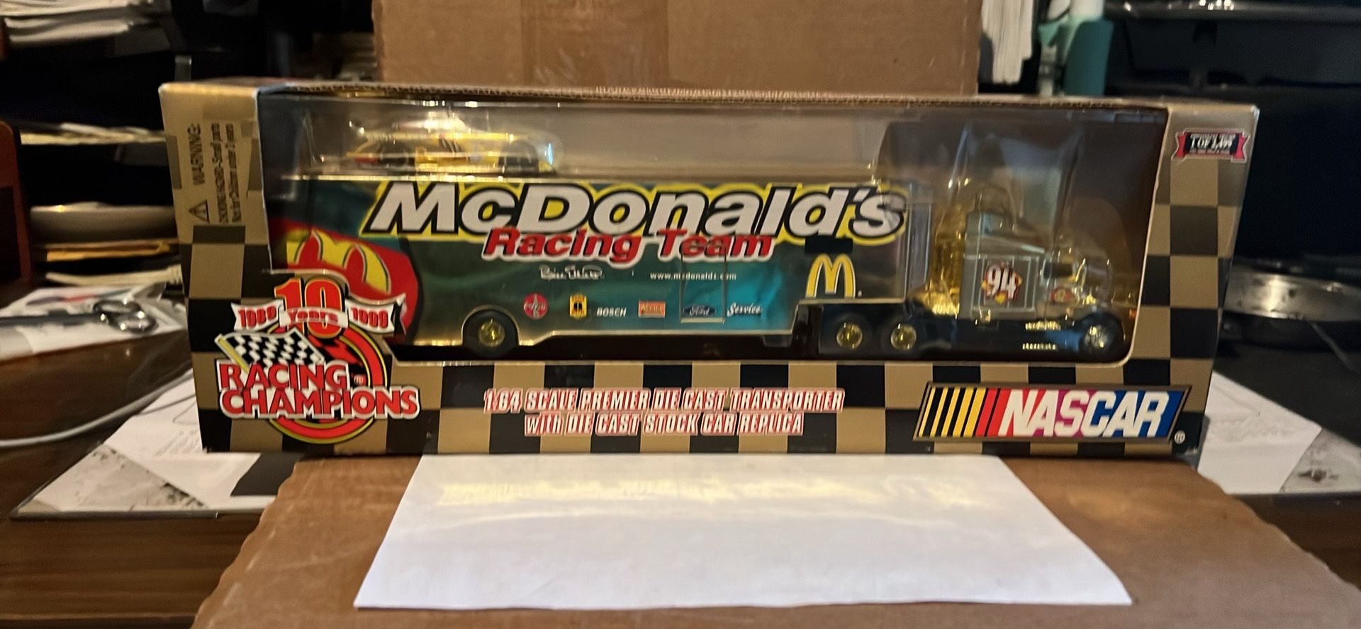 AUTHENTIC VTG MASCAR 1:64 SCALE PREMIER DIE CAST TRANSPORTER WITH CAR