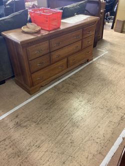 Dresser 