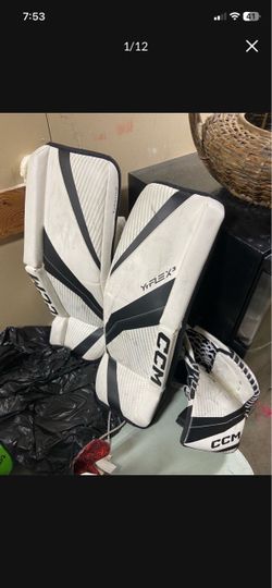 LOW PRICE MOVING- YOUTH HOCKEY CCM GOALIE SET PADS AND CATCHER