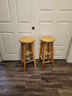 Set of 2 Wooden Bar Stools