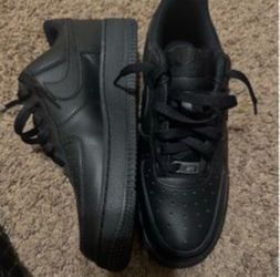 black air force's size 6.5 men
