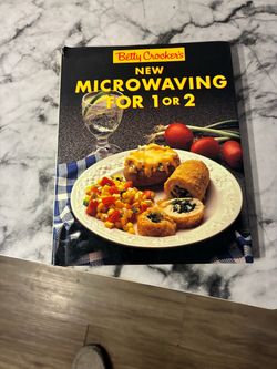 Betty Crocker's New Microwaving for 1 or 2