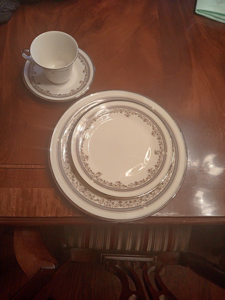 Lenox Lace Point China- Make Off, Moving