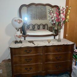 Bassett Furniture, (As in Store In Cherry Hill, NJ, Tall Men's Dresser 3 Views, Woman's Dresser-2 Views, Bed 1view SET> Condition--1 Price