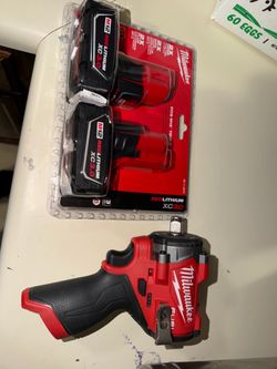 Milwaukee Fuel M12 1/2 Stubby Impact Wrench & 3.0XC batteries
