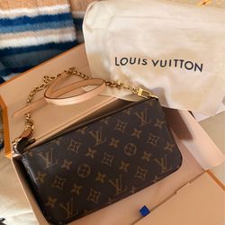 Authentic Louis Vuitton Pochette