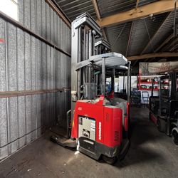 RAYMOND ELECTRIC FORKLIFT 