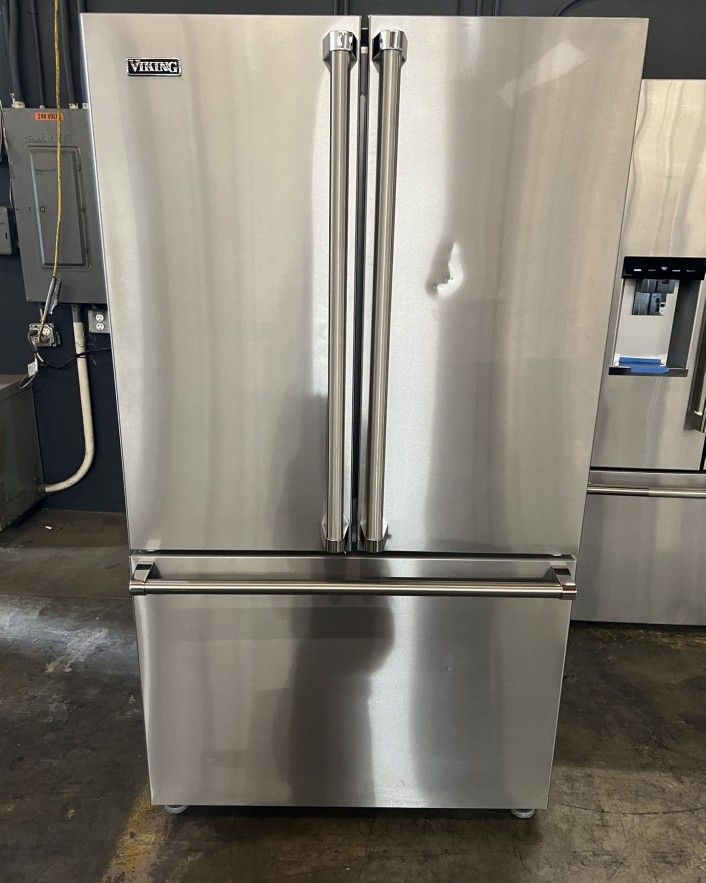Viking Stainless Steel French Door Refrigerator IZ