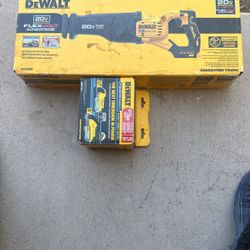 Dewalt Flex Volt Reciprocating Saw And Power Stack 1.7 And 5 Ah Battery 