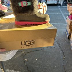 NEW UGGS BOOTS  SIZE 3 KIDS  ❌$45