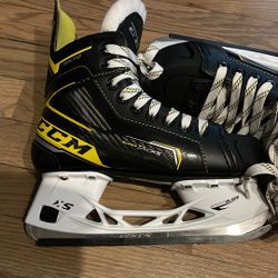 CCM  Ice Skates Junior