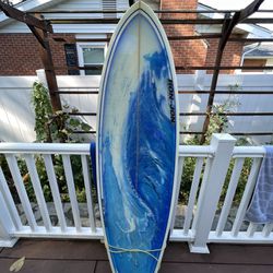 5’8” Shortboard Surfboard. Quad