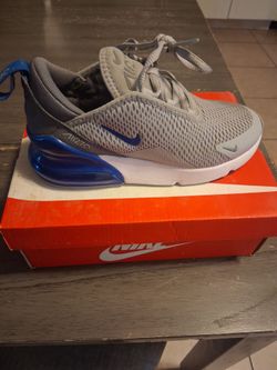NIKE AIR MAX 270