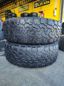 PAIR OF P215/75R15 Bfgoodrich KO2