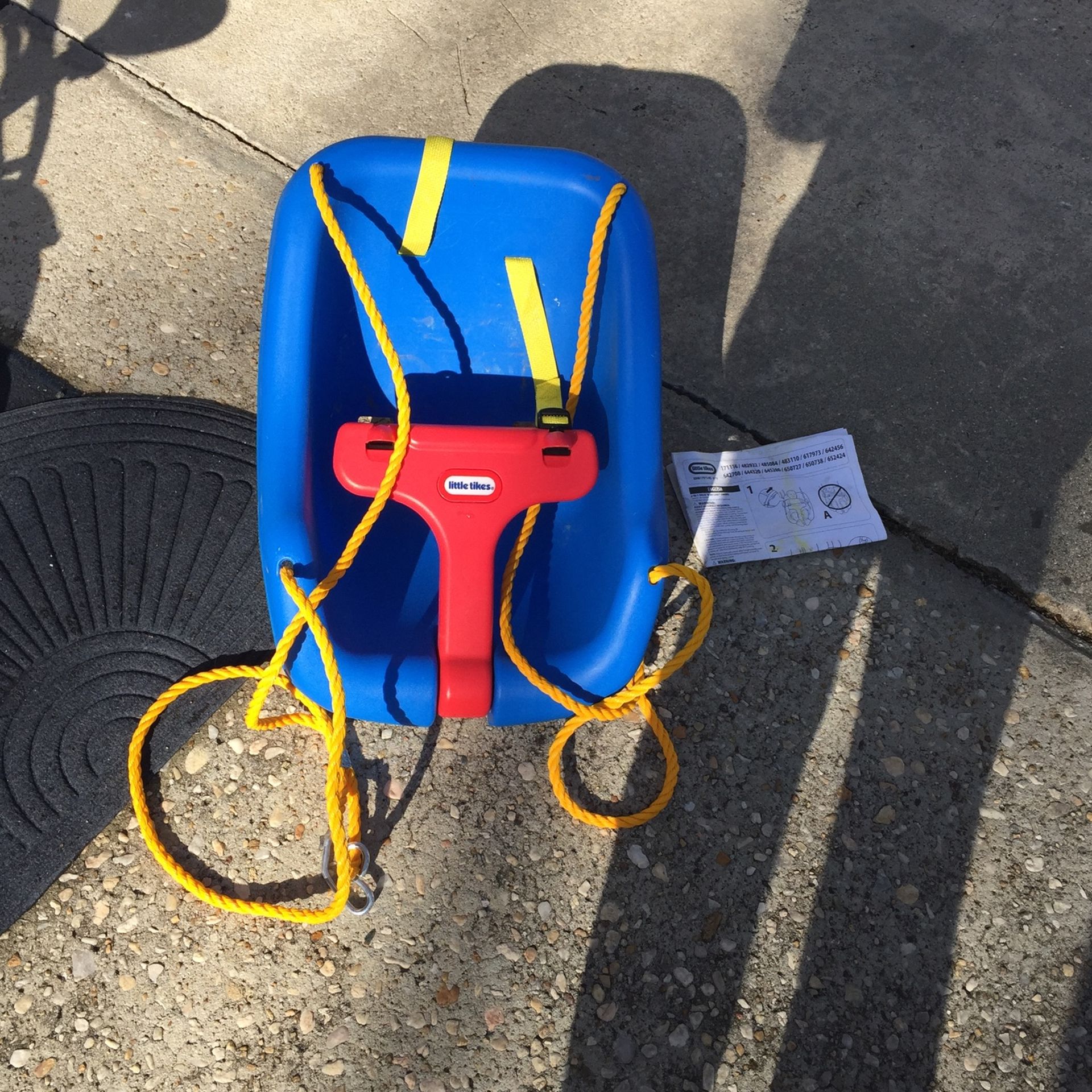 Lithe tikes Baby Swing With Paperwork Like New