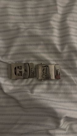 2 initial buckles