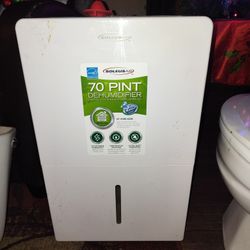 Soleus Air 70 Pint Dehumidifier 