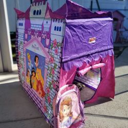 Princess playhouse with backpack