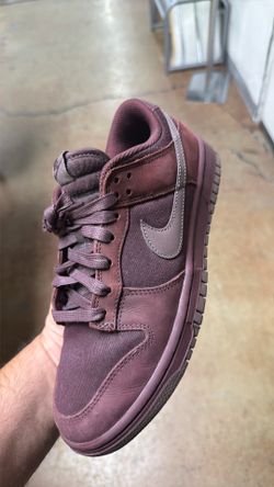 Nike Dunk Low SE - Burgundy/Ironstone - Clean & Classic