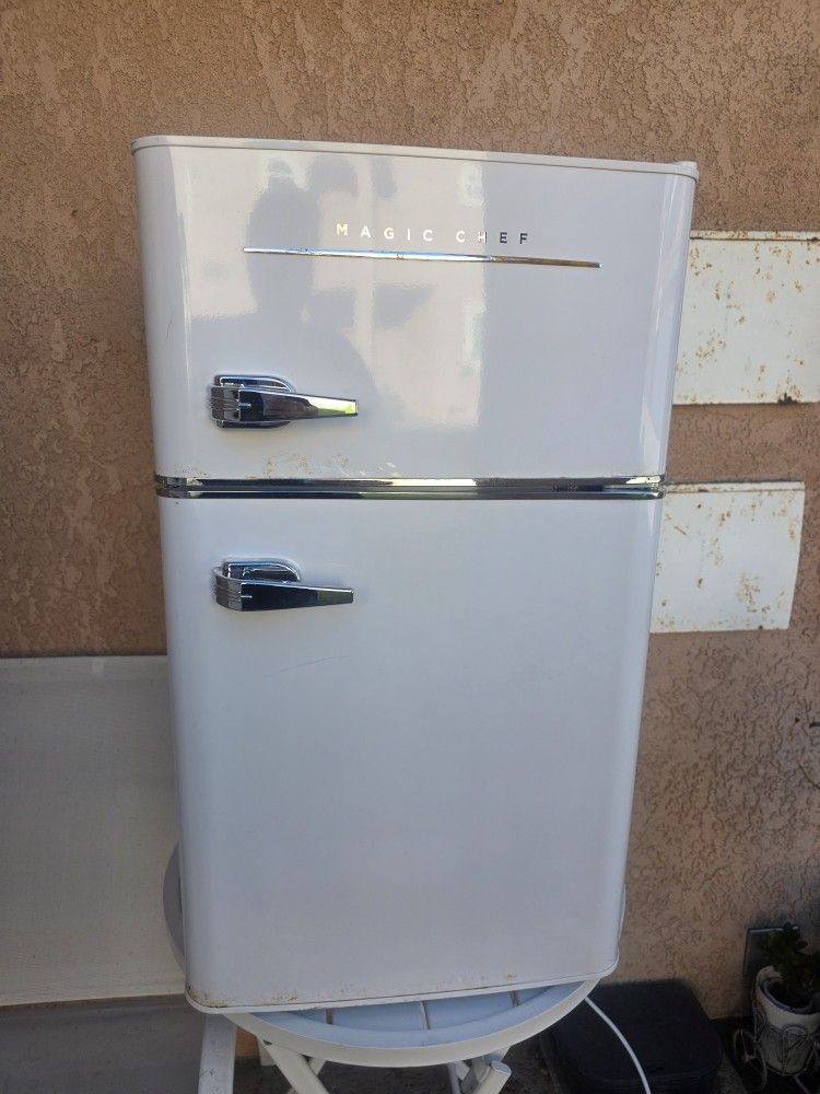 Magic Shef Refrigerator