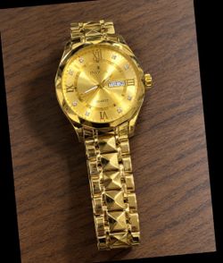 Invicta Gold-Tone Quartz Watch man, teenager and woman