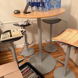 Table and 4 stools