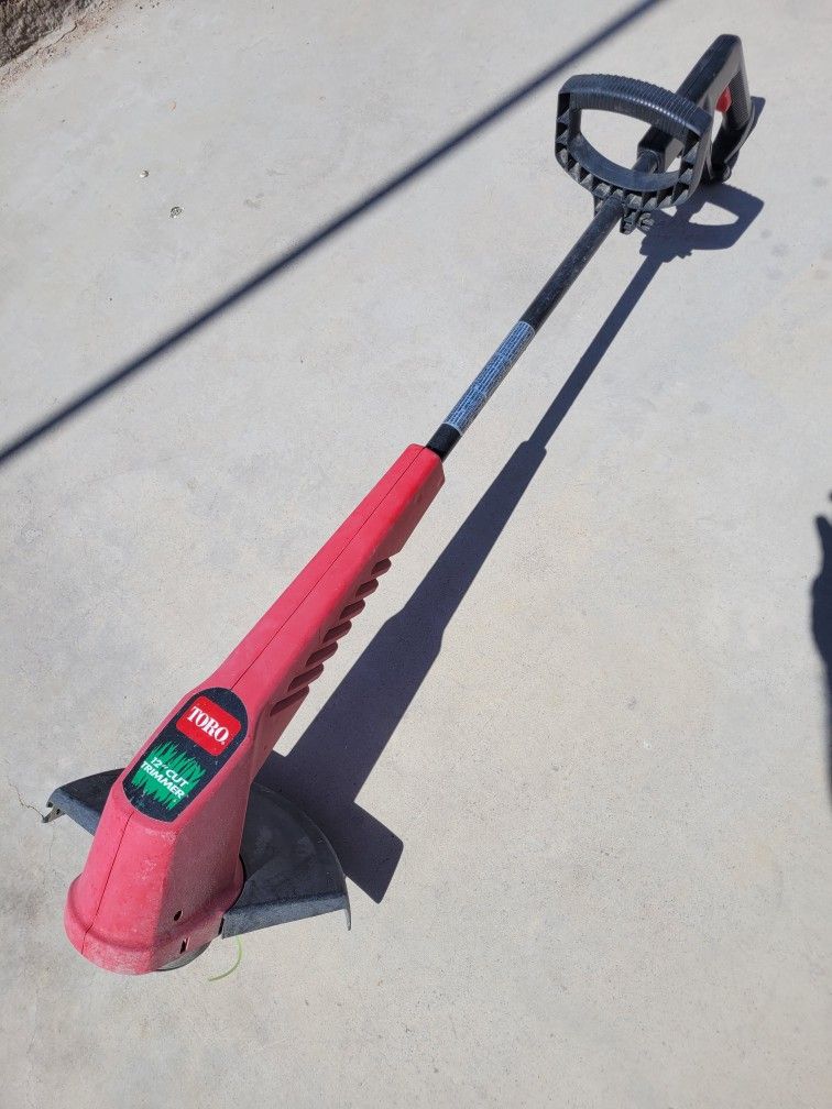 Toro Electric 12" Cut String Trimmer...USADO_USED $25 PRECIO FIJO_FIRM PRICE