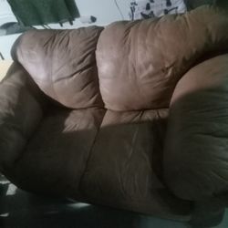 2 Seater Lether Couch 