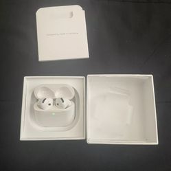AirPod 4s
