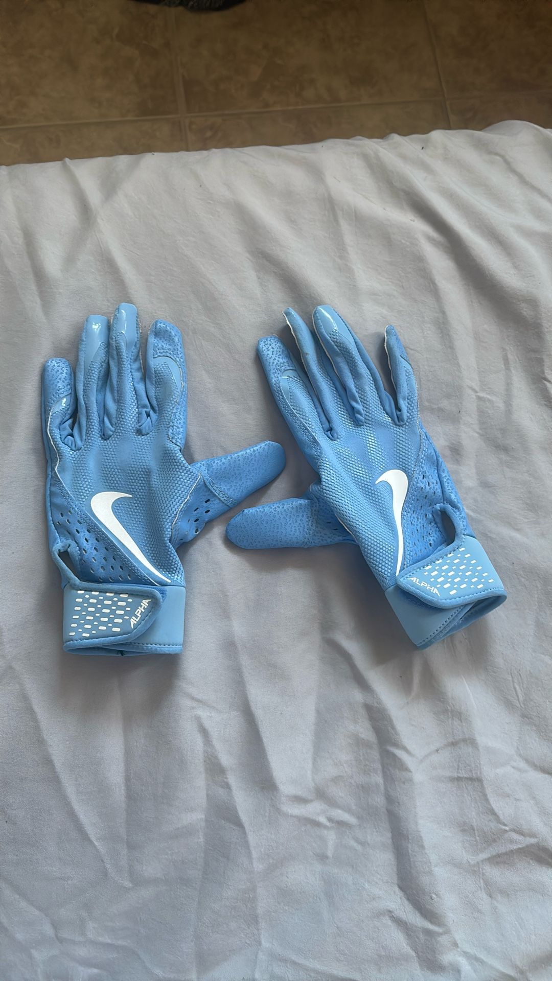 Nike Alpha Baseball/Softball Gloves (Size M)