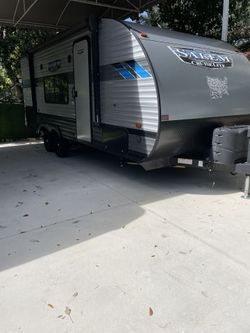 Camper Travel Trailer 2021 Salem   23 Ft