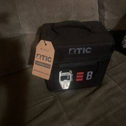 RTIC 6 Can Everyday Cooler In Black brand New With Tags 