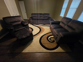 Comfortable living room set.