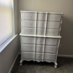 White Vintage Dresser 