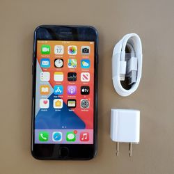 iPhone 7 - UNLOCKED - Like New 