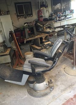 1945 s. Dentist chair