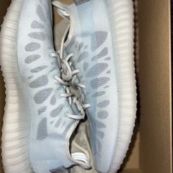 Yeezy Boost 350 V2
