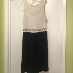 Size L — Black And White Dress