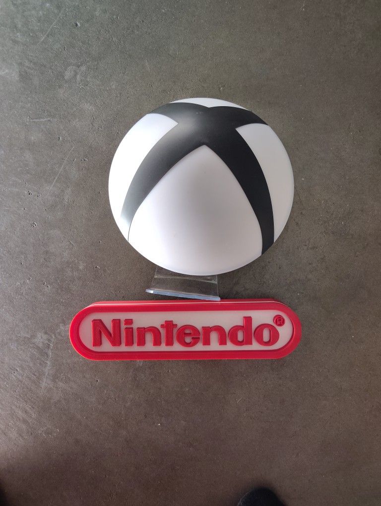 Nintendo Xbox One Sign They Both Light Up