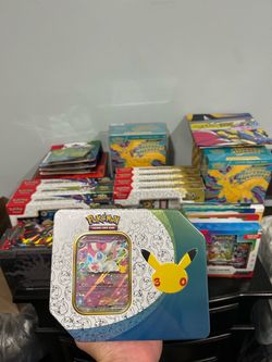 Pokemon 30th Celebration Sylveon Tin