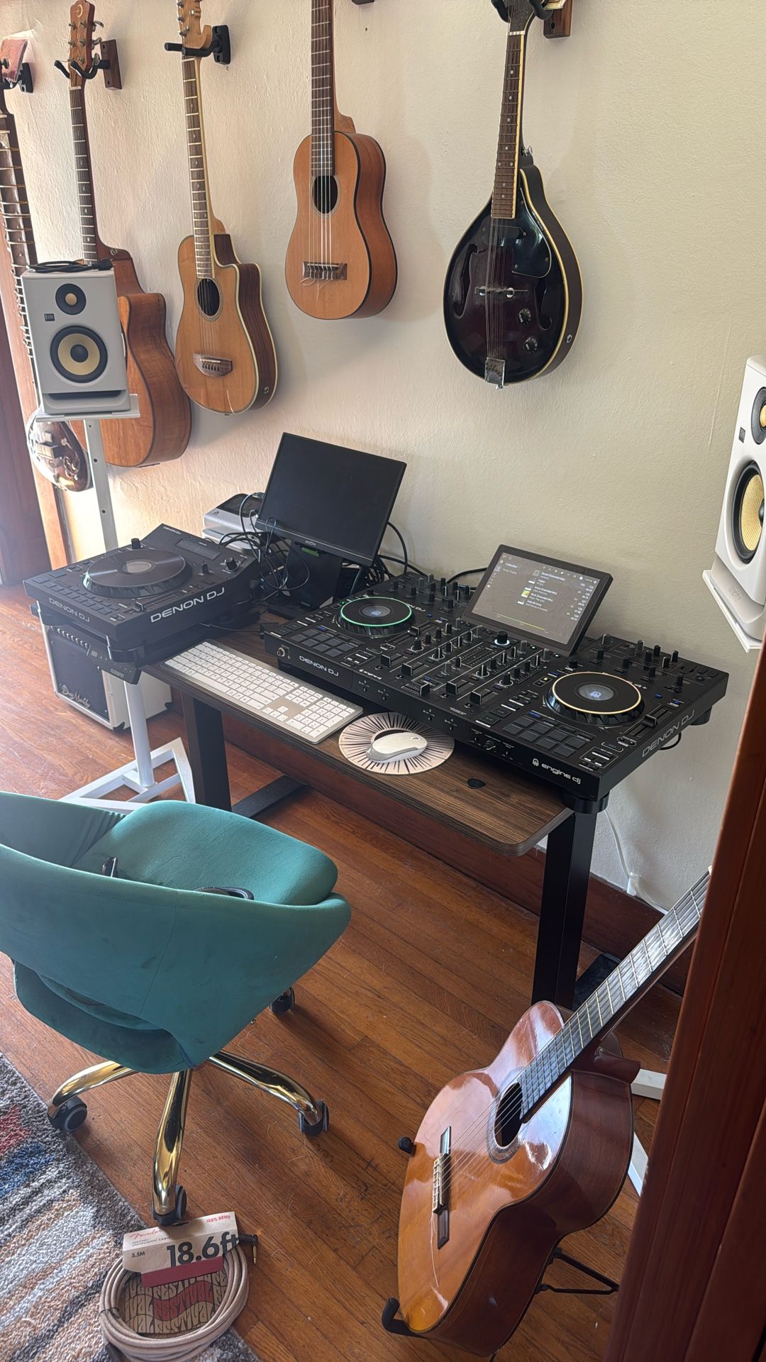 Denon Prime 4 Plus With LC6000 Deck And Hard Shell Case