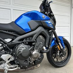 2015 YAMAHA FZ09