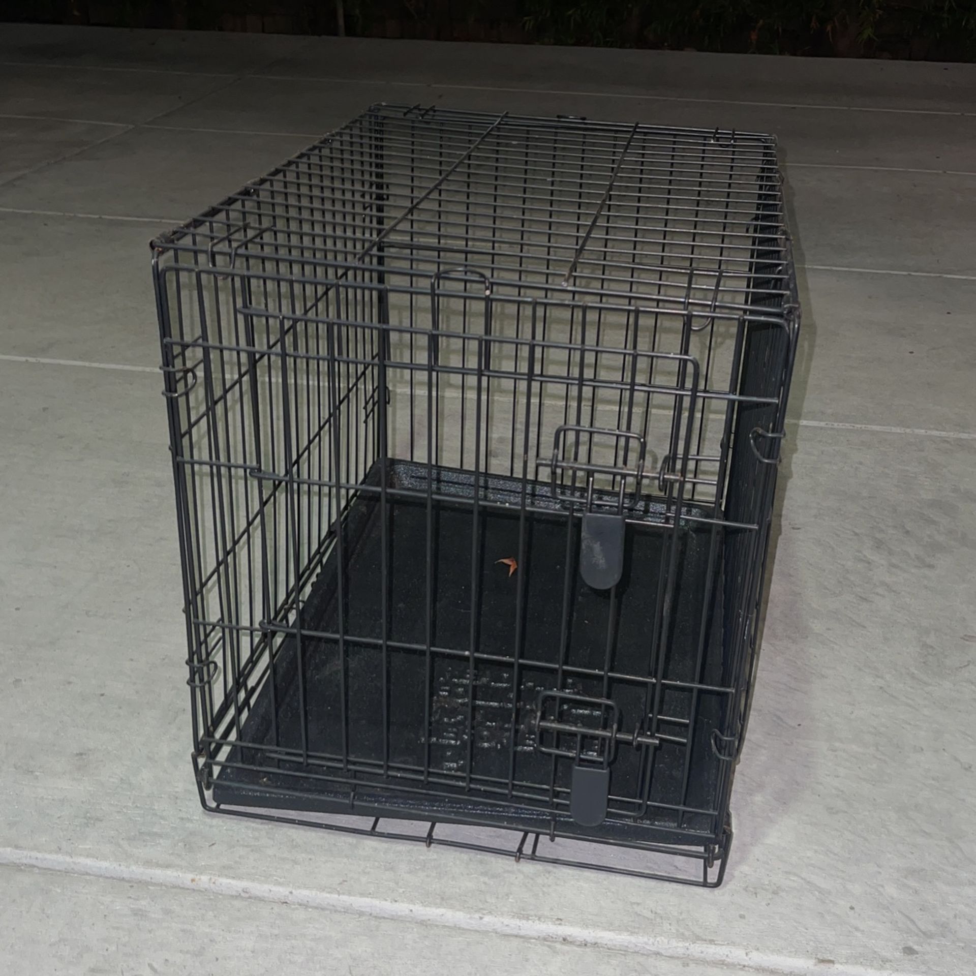 Metal Dog Crate Medium Size