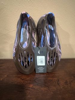 Foam Runner Size 11 Multicolor