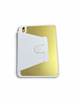 iPad 10th Gen – Excellent Condition + Case & Screen Protector